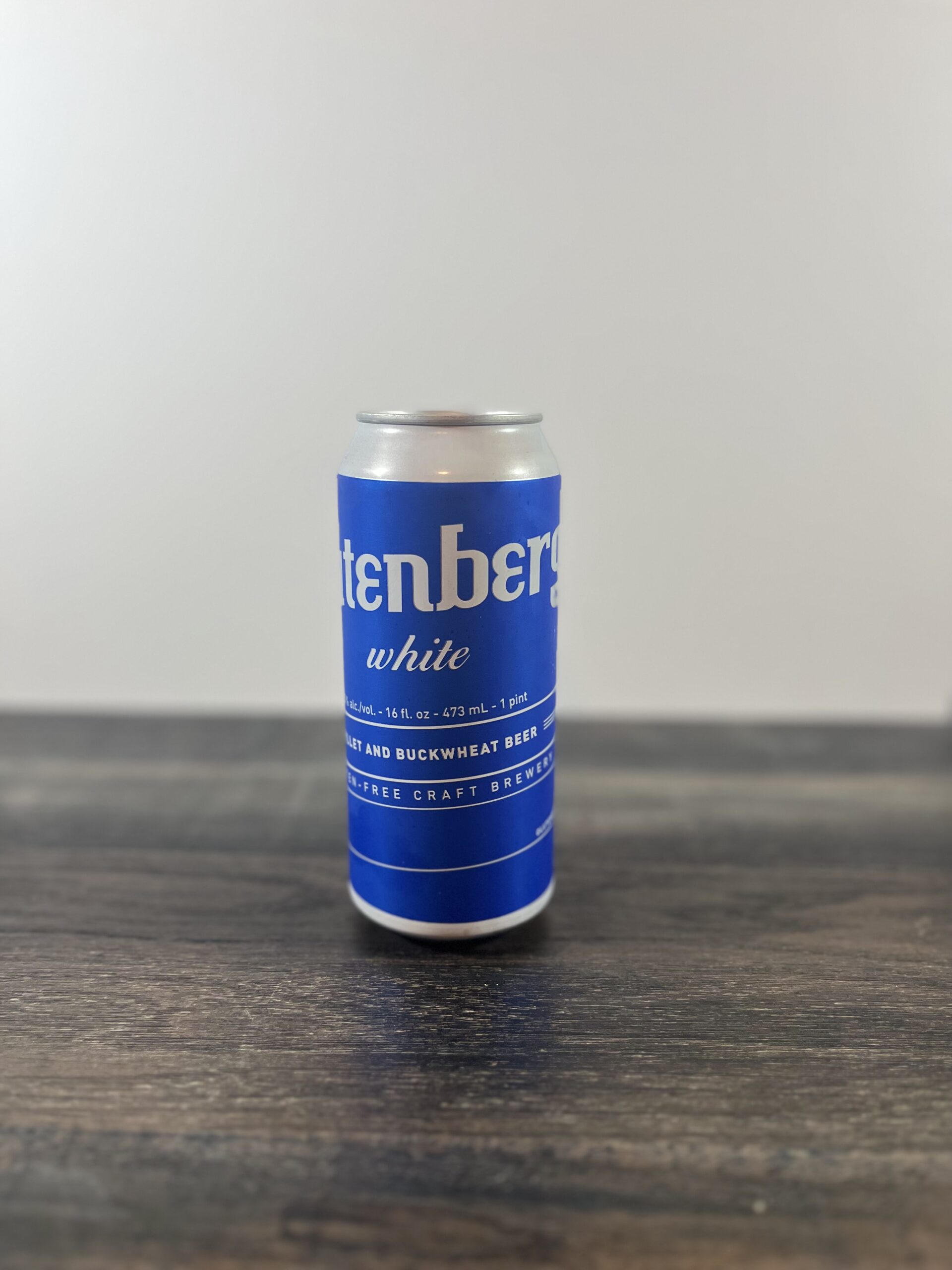 This Glutenberg white is a fruity, mild, beer with a moderate body making it just slightly filling. There is a hidden bitterness that tries to break through but is suppressed with a hint of citrus. by gfbeerlovers.com